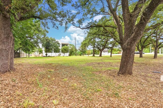 5027 S Braeswood Boulevard, Houston, TX 77096