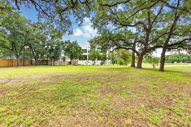 5027 S Braeswood Boulevard, Houston, TX 77096