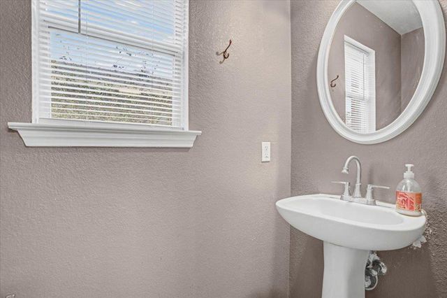 203 Pheasant TRL, Bastrop, TX 78602