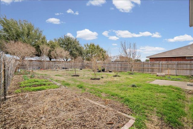 203 Pheasant TRL, Bastrop, TX 78602