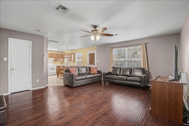 203 Pheasant TRL, Bastrop, TX 78602