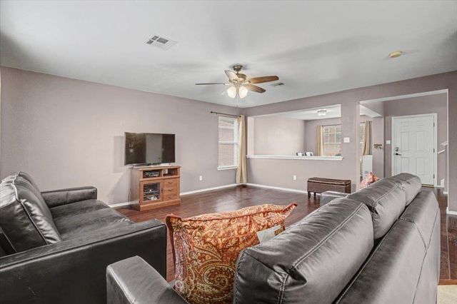 203 Pheasant TRL, Bastrop, TX 78602