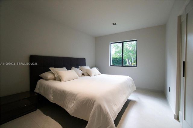 2155 SW 25th Ter, Miami, FL 33133