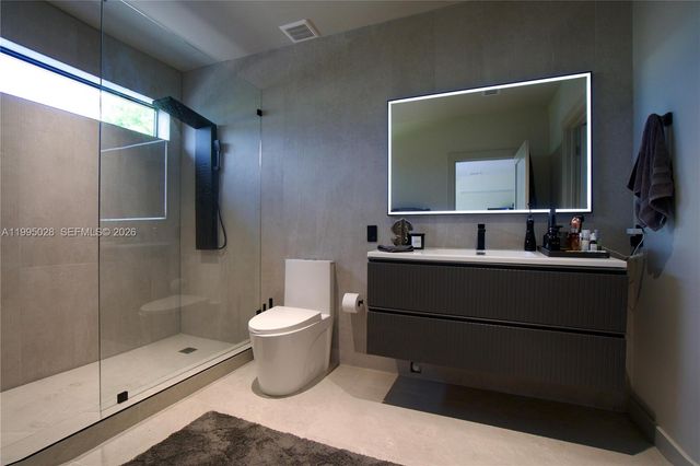 2155 SW 25th Ter, Miami, FL 33133