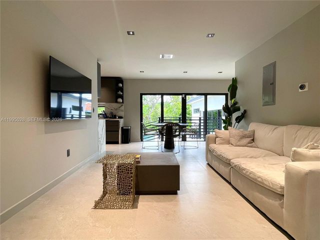 2155 SW 25th Ter, Miami, FL 33133