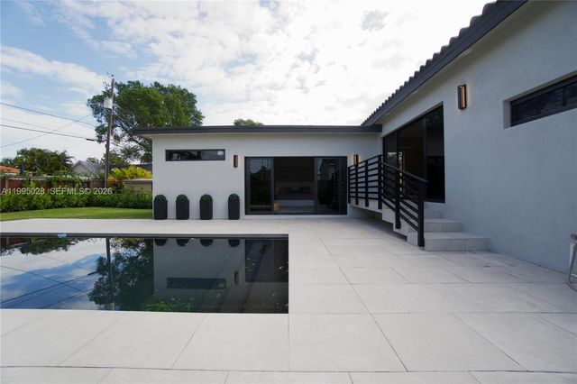 2155 SW 25th Ter, Miami, FL 33133