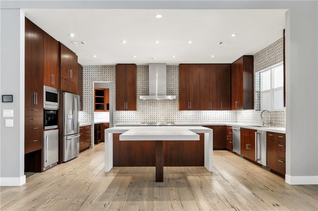 4718 Miramont Circle, Bryan, TX 77802