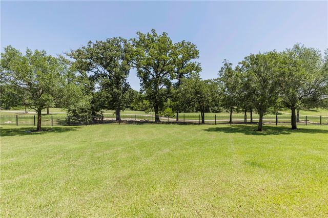 4718 Miramont Circle, Bryan, TX 77802