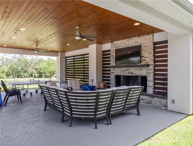 4718 Miramont Circle, Bryan, TX 77802