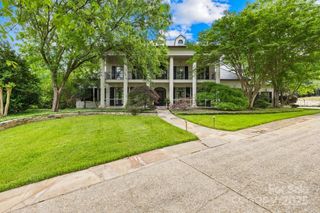 4523 Fox Brook Lane, Charlotte, NC 28211