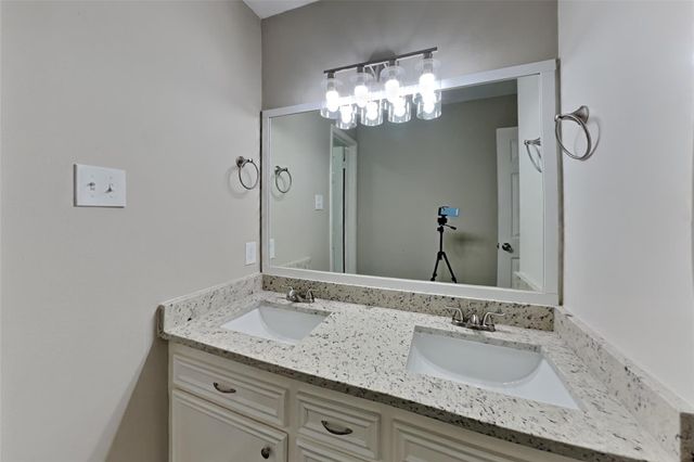 702 Fernglade Drive, Richmond, TX 77406