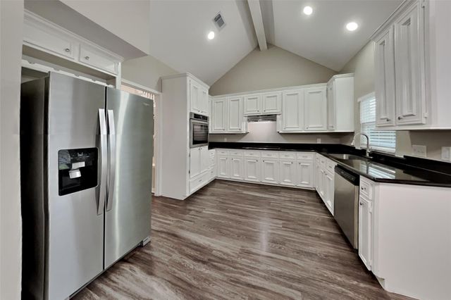 702 Fernglade Drive, Richmond, TX 77406