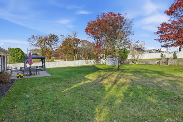 33 Urban Drive, Selden, NY 11784