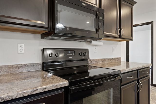 3825 Whitman Ave, Marion, IA 52302