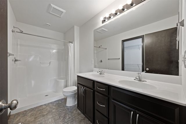 3825 Whitman Ave, Marion, IA 52302