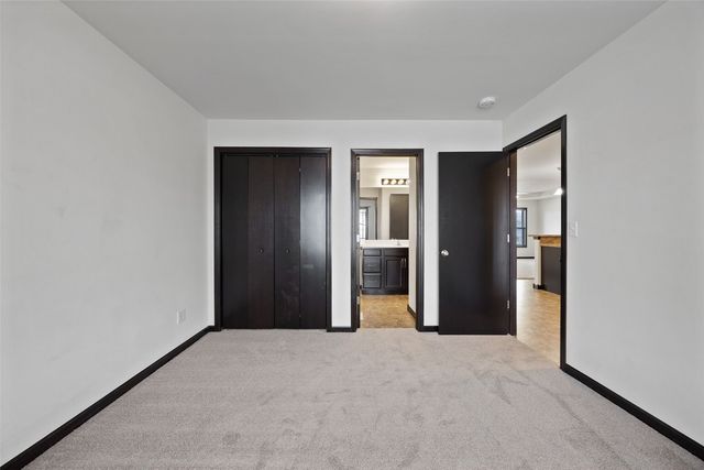 3825 Whitman Ave, Marion, IA 52302