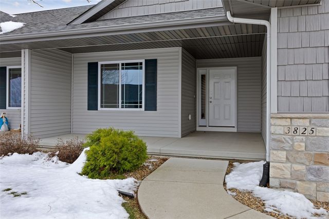 3825 Whitman Ave, Marion, IA 52302