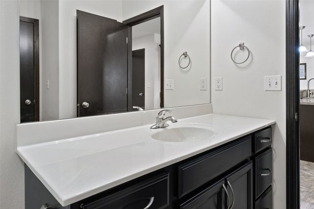 3825 Whitman Ave, Marion, IA 52302