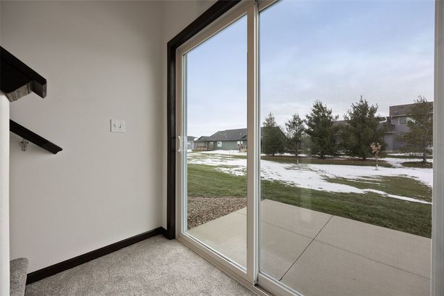 3825 Whitman Ave, Marion, IA 52302