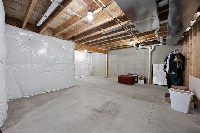 3825 Whitman Ave, Marion, IA 52302