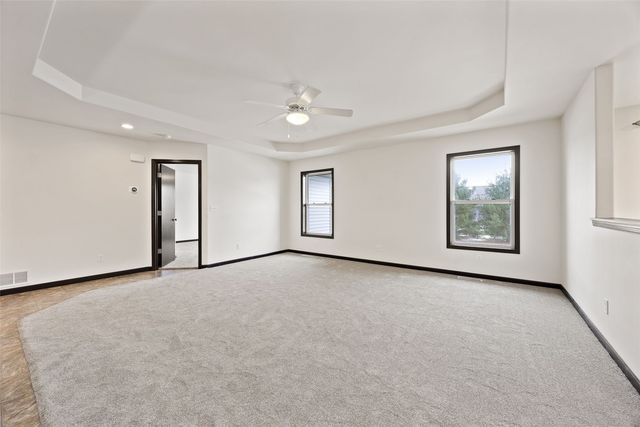 3825 Whitman Ave, Marion, IA 52302