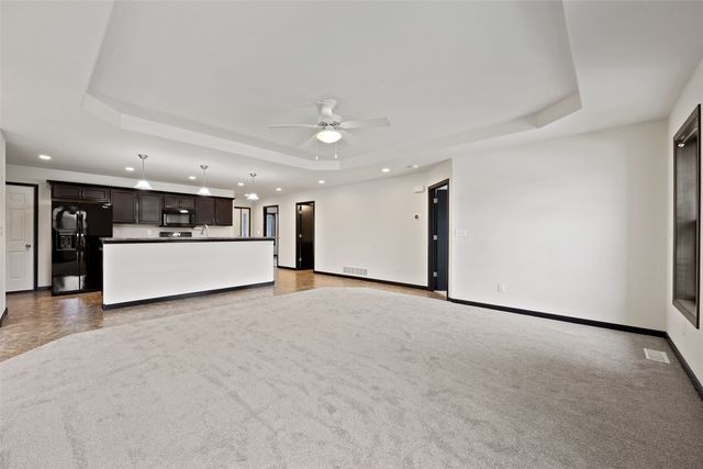 3825 Whitman Ave, Marion, IA 52302