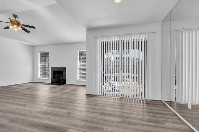 2025 Augusta Drive 304, Houston, TX 77057