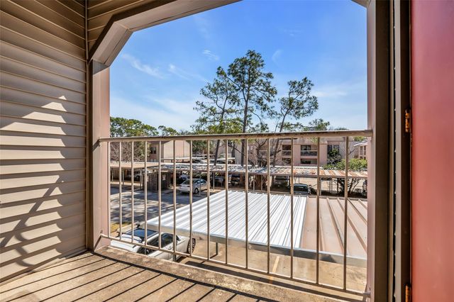 2025 Augusta Drive 304, Houston, TX 77057