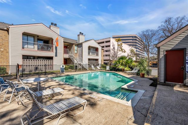 2025 Augusta Drive 304, Houston, TX 77057