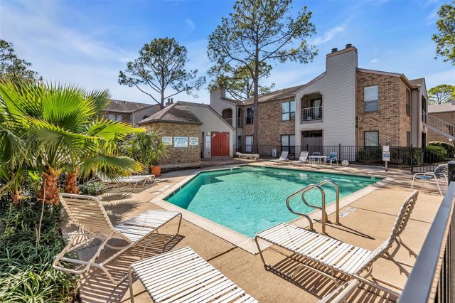 2025 Augusta Drive 304, Houston, TX 77057