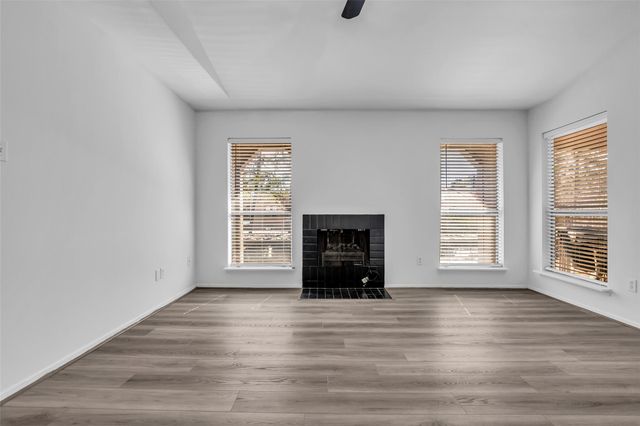 2025 Augusta Drive 304, Houston, TX 77057