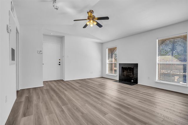 2025 Augusta Drive 304, Houston, TX 77057