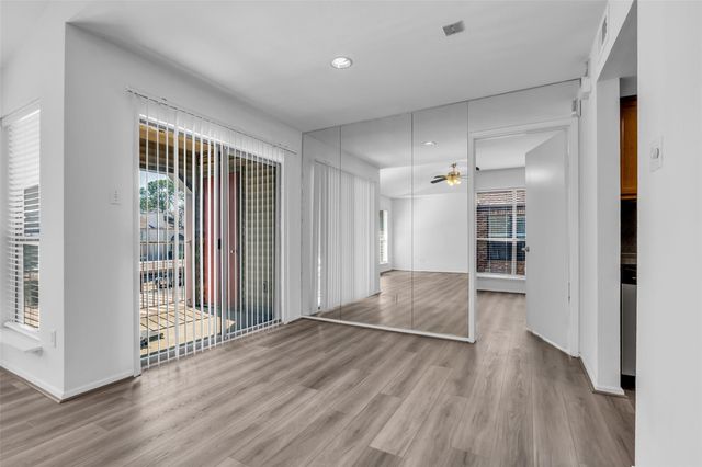 2025 Augusta Drive 304, Houston, TX 77057