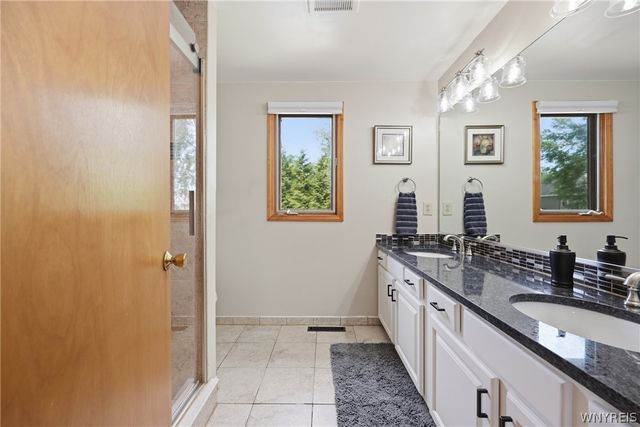 72 Brenridge Drive, Amherst, NY 14051