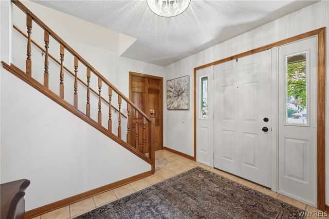 72 Brenridge Drive, Amherst, NY 14051