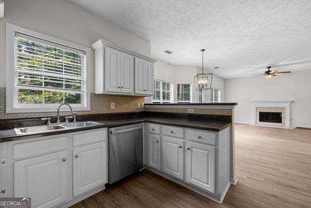 245 Sturgess Run, Sharpsburg, GA 30277