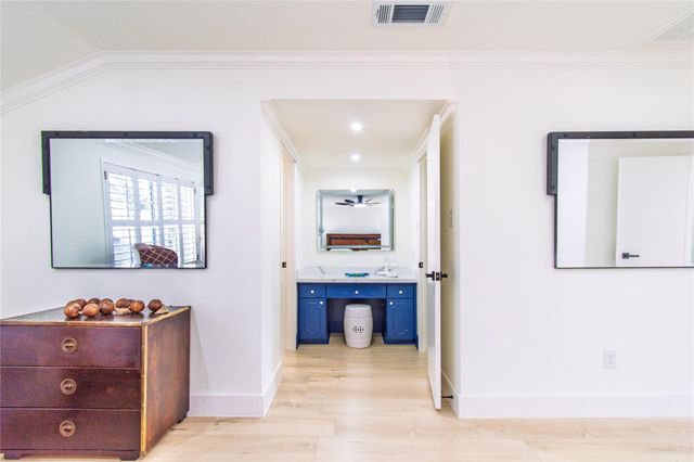 5805 Valley Forge Drive 96, Houston, TX 77057