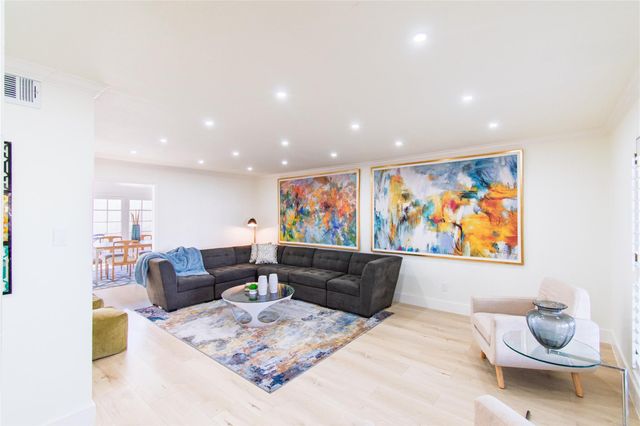 5805 Valley Forge Drive 96, Houston, TX 77057