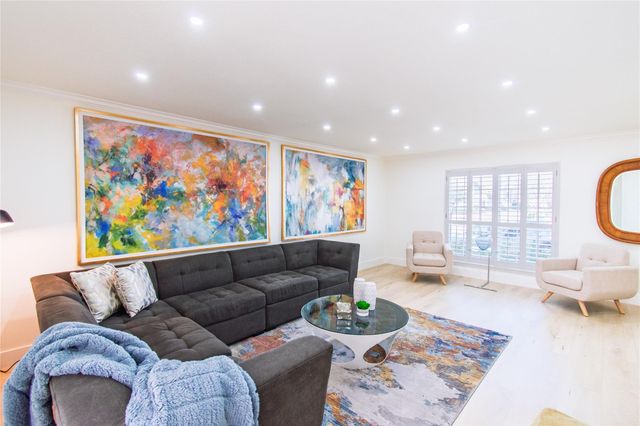 5805 Valley Forge Drive 96, Houston, TX 77057