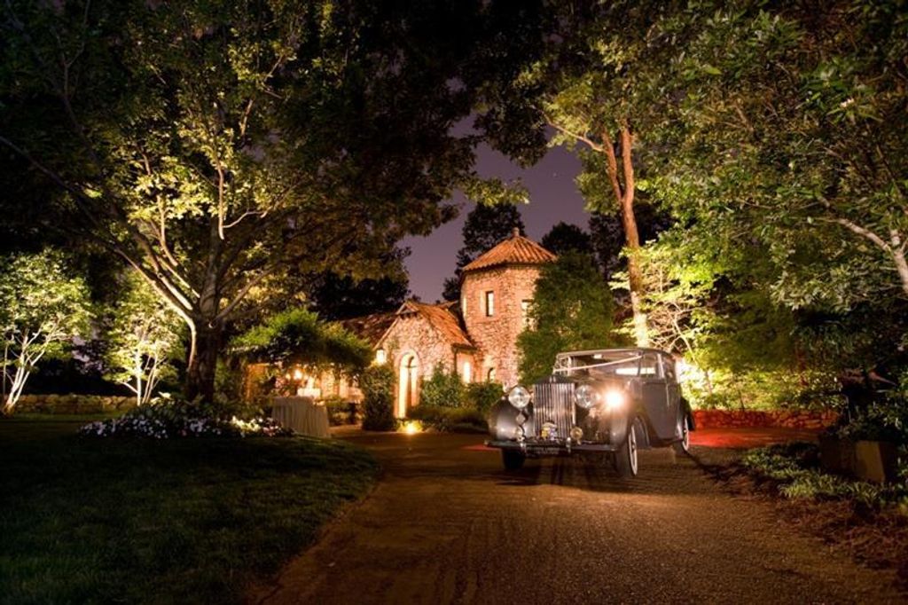 Image 24 of property listing at 2100 West Wesley Road, Atlanta, GA 30327