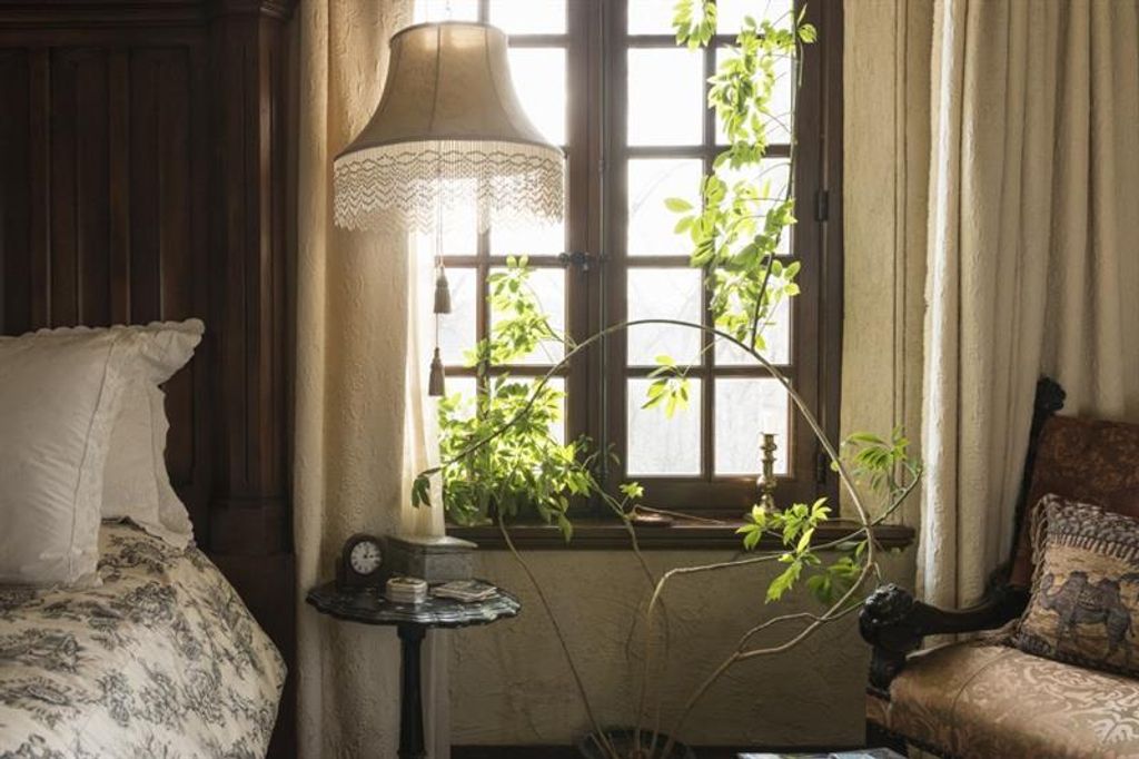 Image 37 of property listing at 2100 West Wesley Road, Atlanta, GA 30327