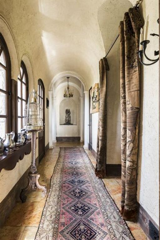 Image 39 of property listing at 2100 West Wesley Road, Atlanta, GA 30327