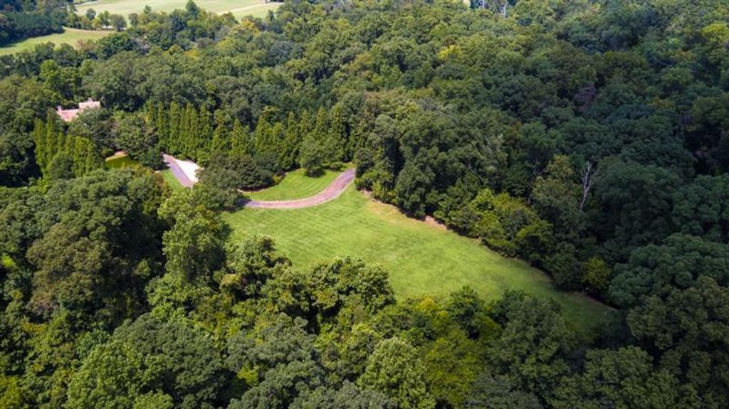 Image 43 of property listing at 2100 West Wesley Road, Atlanta, GA 30327