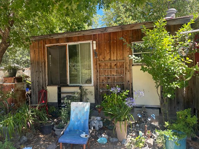 2611 Redwood Drive, Redway, CA 95560