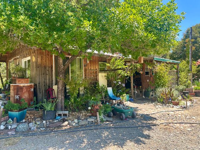 2611 Redwood Drive, Redway, CA 95560