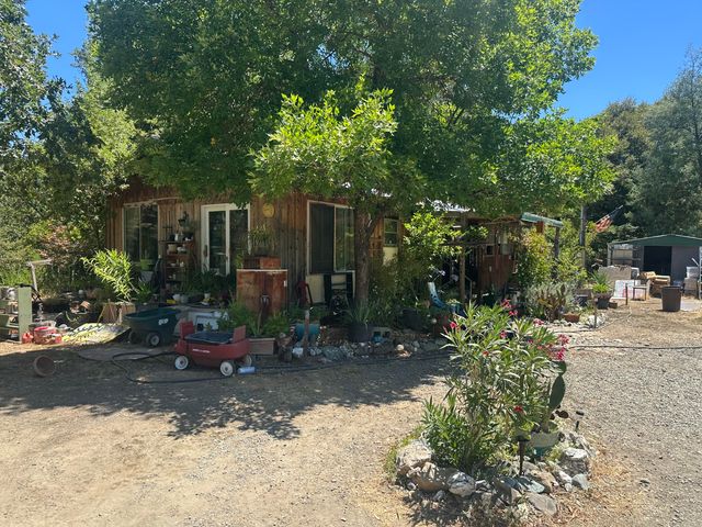2611 Redwood Drive, Redway, CA 95560