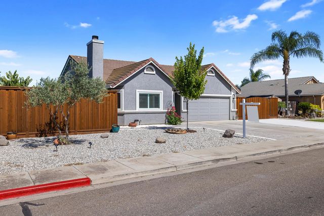 1614 7th St, Hughson, CA 95326