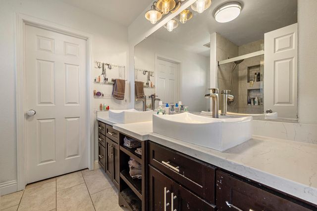 1614 7th St, Hughson, CA 95326
