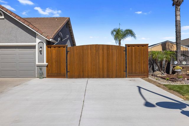 1614 7th St, Hughson, CA 95326