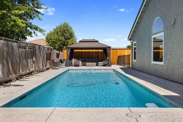 1614 7th St, Hughson, CA 95326